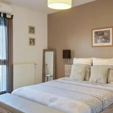 公寓 A Rouen, 40 M², Balcon Et Vue Sur La Ville.
