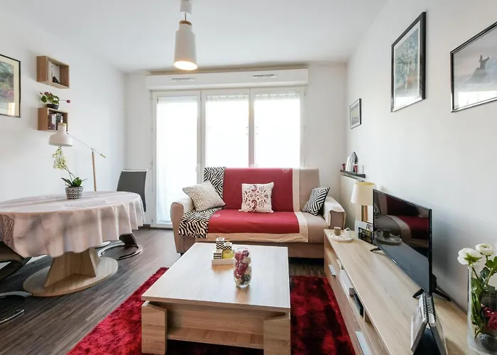 A Rouen, 40 M², Balcon Et Vue Sur La Ville. Apartmán